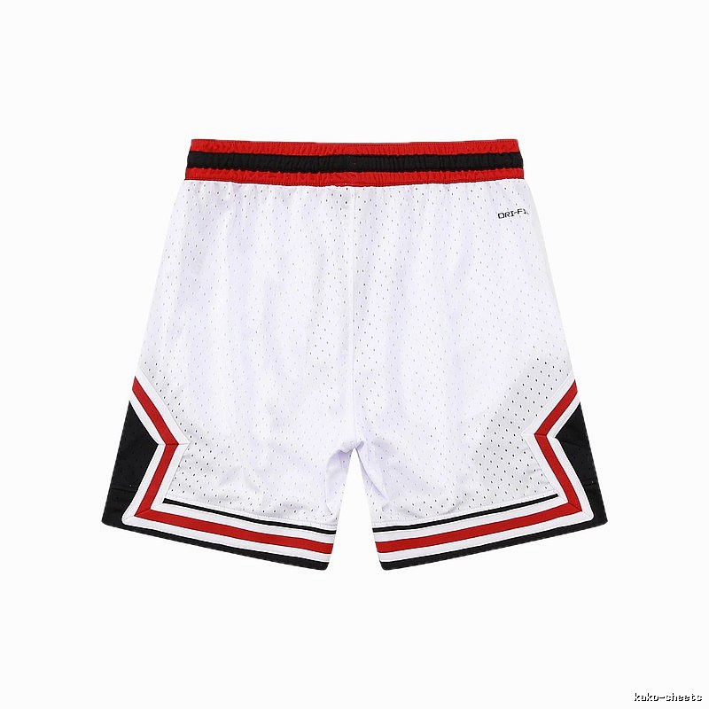 AJ sporty white shorts