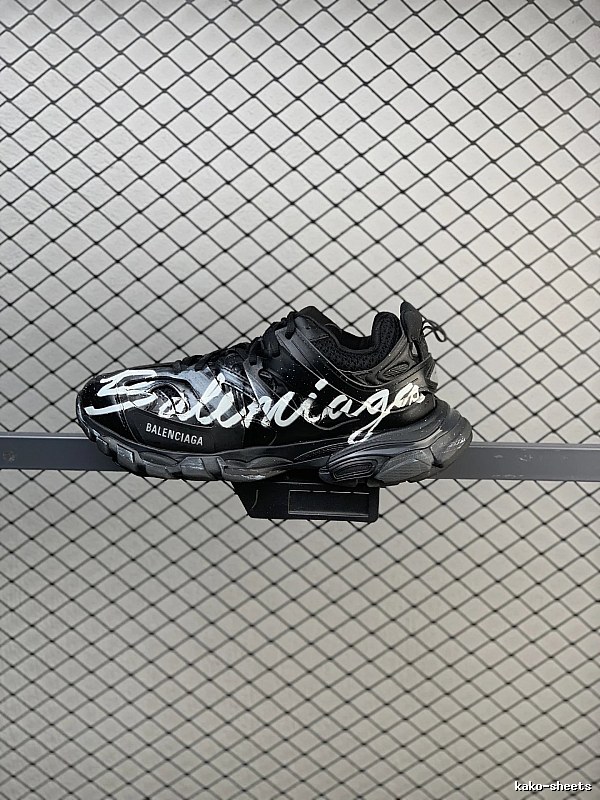 Balenciaga Black Logo Chunky Sneakers Highlighting Rounded Toe