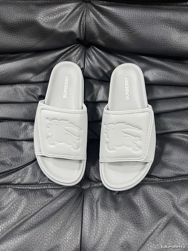 Burberry Equestrian Knight Collection Minimalist Style Light Grey Slide Sandals