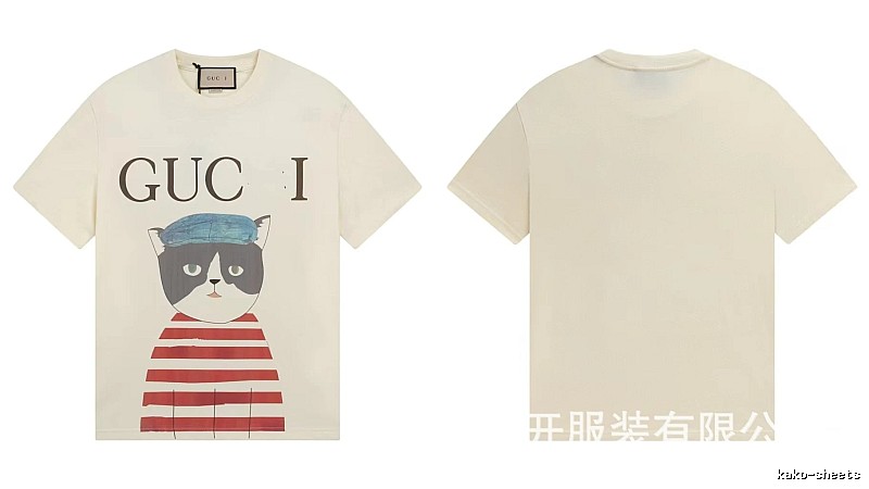 Gucci Cat Print Vintage Style Off-White T-Shirt