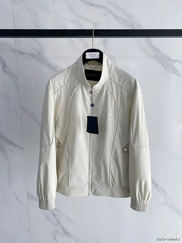 Light Jacket by Arc’teryx with Cream Zip Jacket with Small