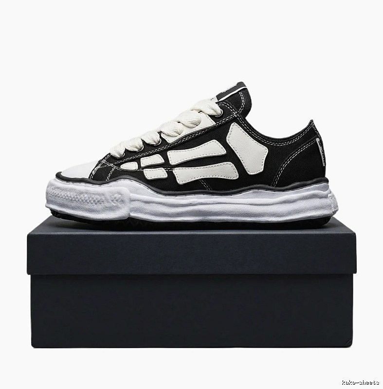 MMY Deconstructed Style Black and White Canvas Shoes