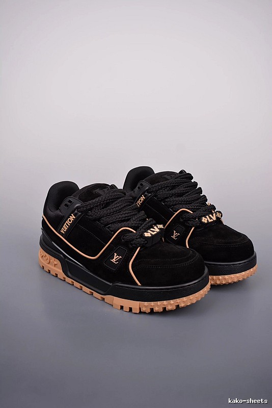 Nike Black and Brown Low-Top Sneakers with Streamlined Sole