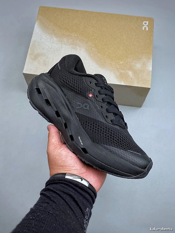 On Black Streamlined Toe Cloud Runners