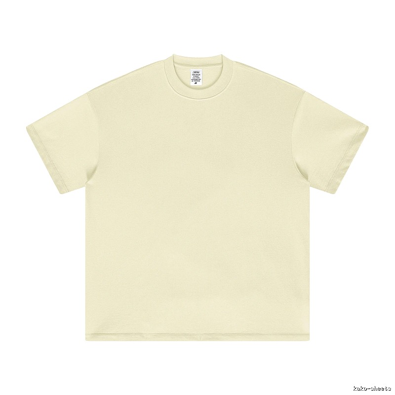 Patterned Plain white T-shirt Minimal White Short with Polished Detail