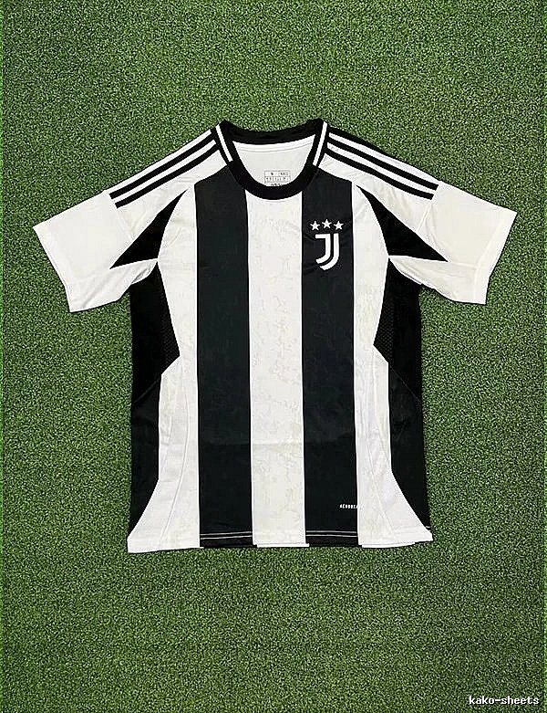 Real Madrid Daily Home soccer jersey White Real Madrid with Visual Detail