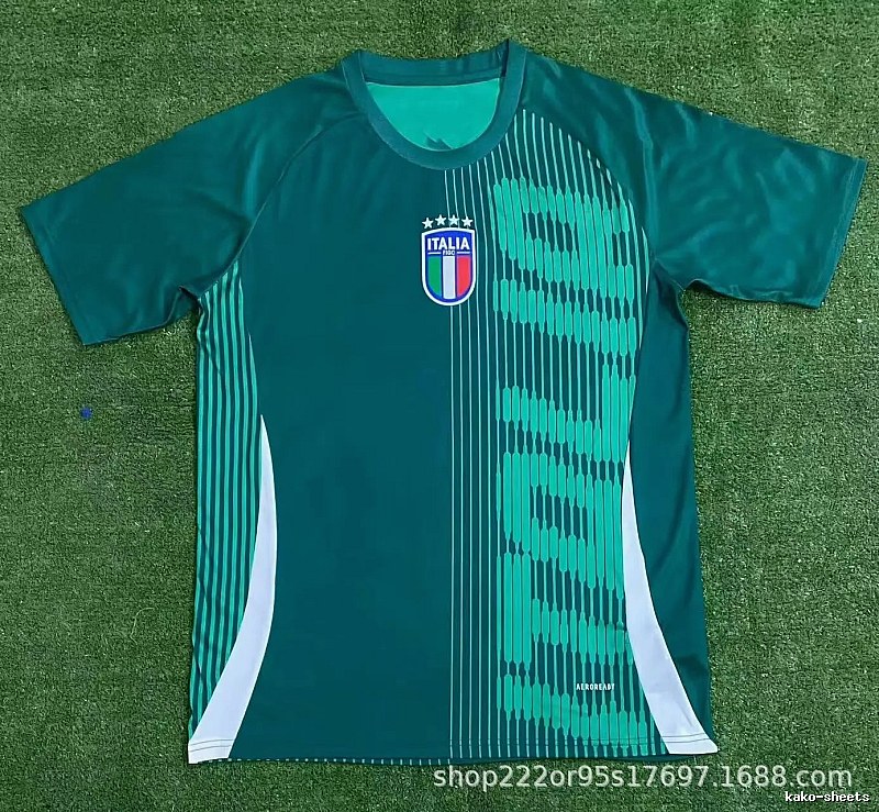 Real Madrid Training-Kit Look Dragon Soccer Jersey Bold Graphic