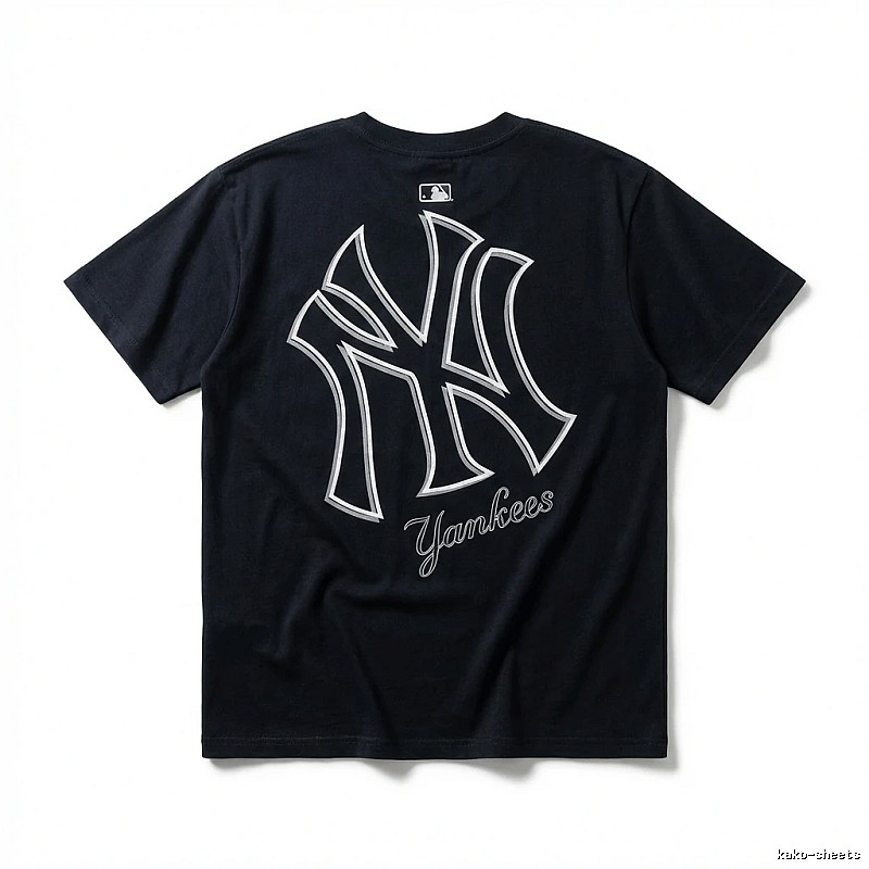 Simple-style black T-shirt of the MLB Yankees