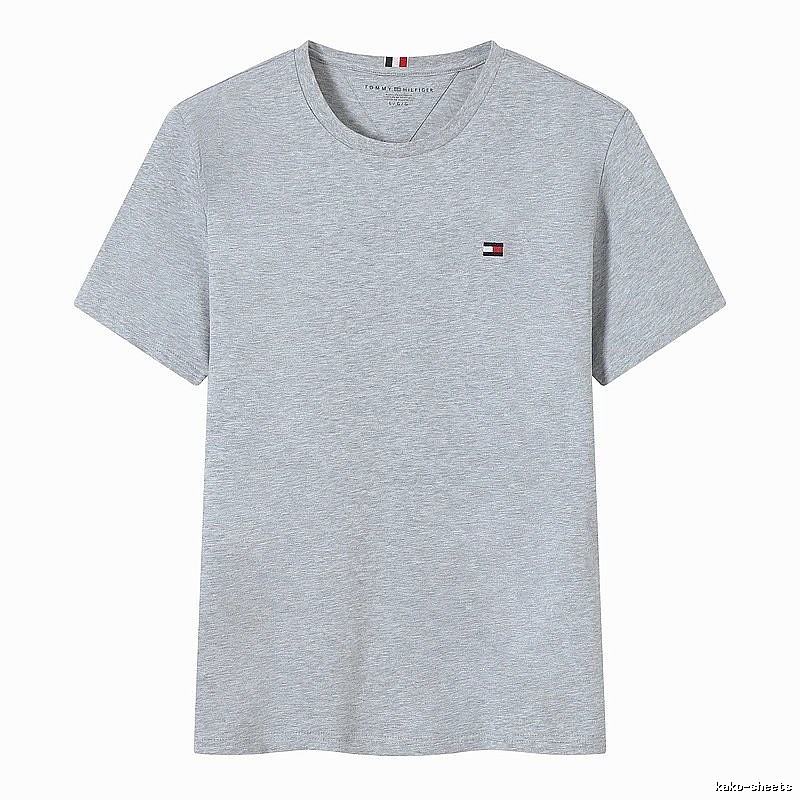 Tommy Hilfiger Gray Logo T-Shirt Streetwear Look